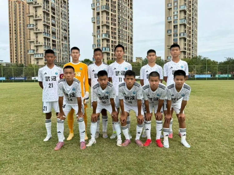 武汉U14队斩获2026年阿迪达斯全国足球发展重点城市U14精英赛冠军