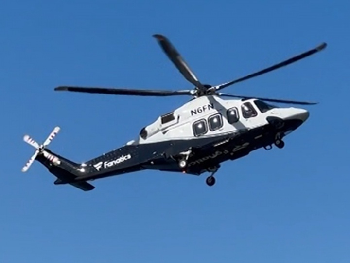追梦：LBJ坐直升机或是合作方买单 就算自费也比包机便宜得多