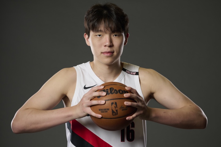 媒体人：目前看来 杨瀚森在与卡尔森和波特的内线竞争中占据优势