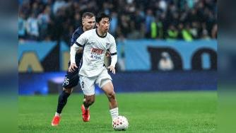 [咪咕全场集锦]中超-冠军悬念延续！英博3-1新鹏城近6场5胜1平 罗竞传射阿奇姆彭破门